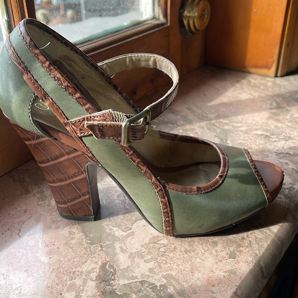 Seychelles Chunky Peep toe Heels SZ 7.5